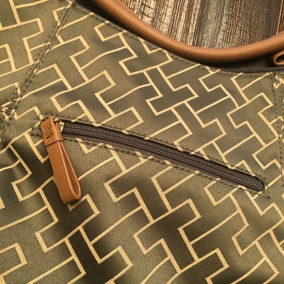 Like Brand New Tommy Hilfiger shoulder/satchel bag. - Picture 8 of 11